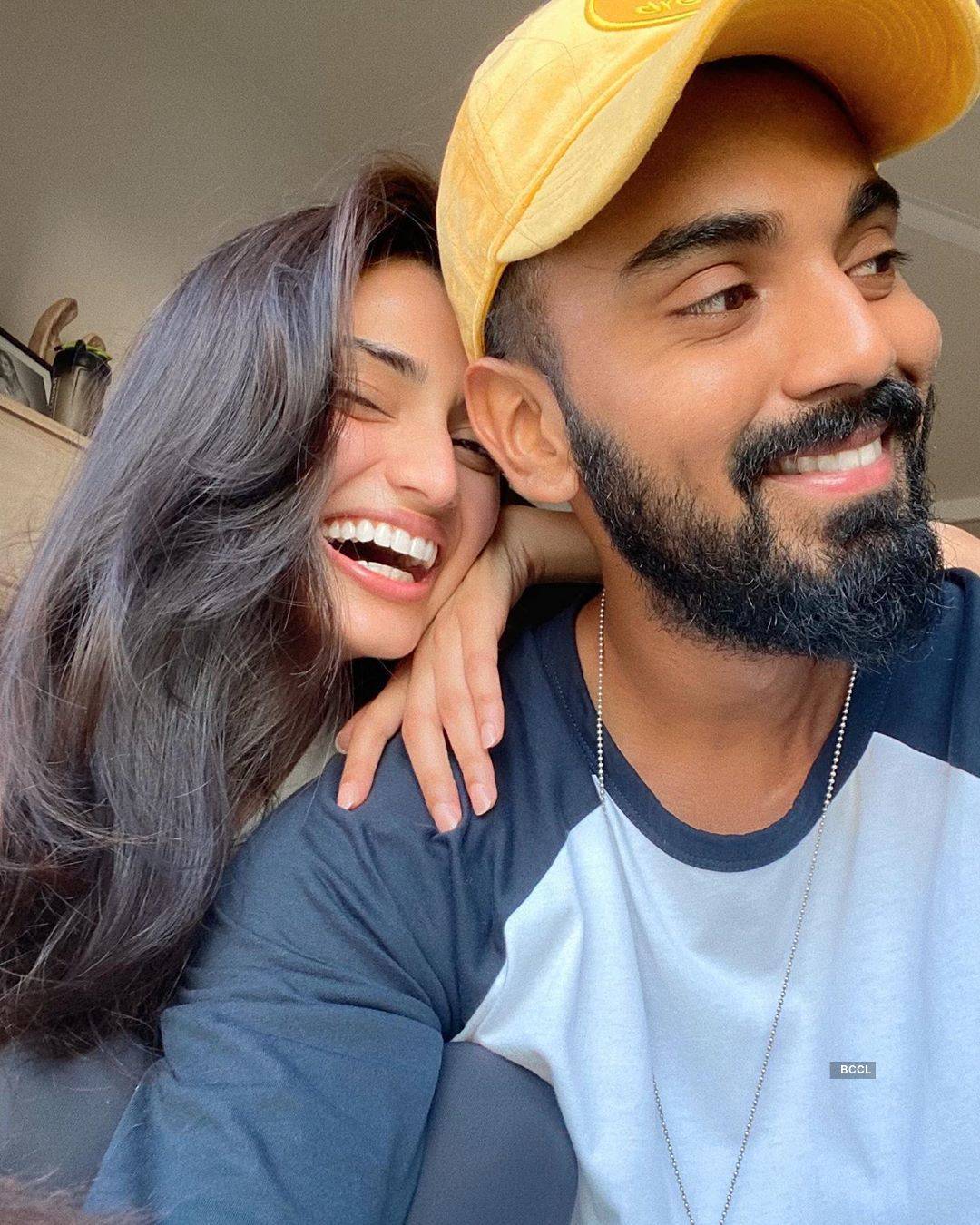 This adorable picture of KL Rahul with Athiya Shetty makes fans curious