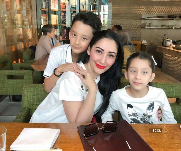 Coronavirus lockdown: Sanjay Dutt's wife Maanayata and kids stuck in Dubai
