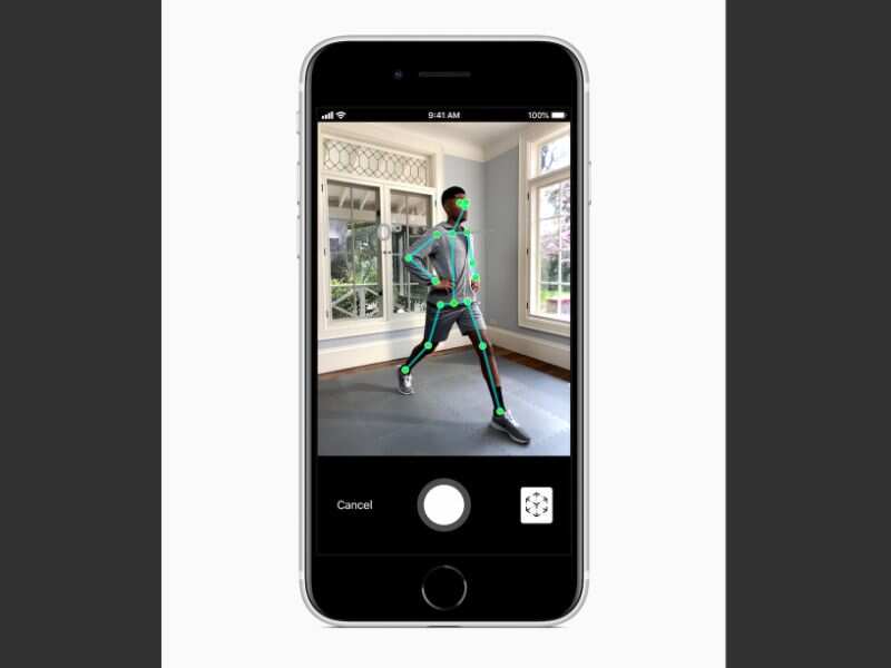 Battery: OnePlus offers a bigger battery compared to the iPhone SE