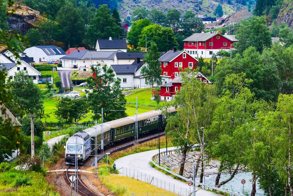 Gorgeous virtual train journeys to enjoy from the comfort of your couch! Gorgeous virtual train journeys to enjoy from the comfort of your couch!