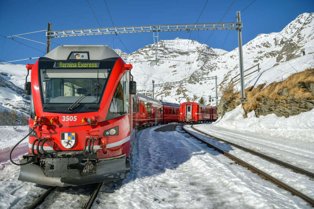 Gorgeous virtual train journeys to enjoy from the comfort of your couch! Gorgeous virtual train journeys to enjoy from the comfort of your couch!