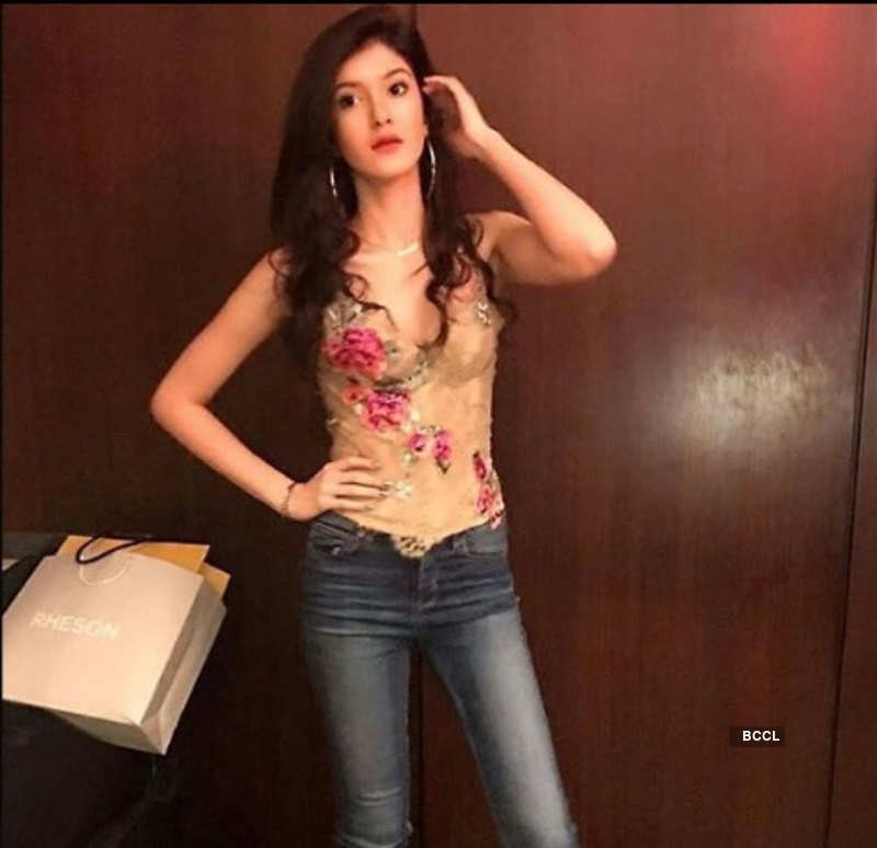These Glamorous Pictures Of Shanaya Kapoor You Simply Cant Miss Pics
