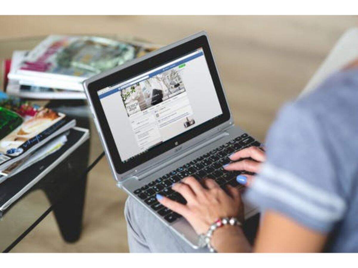 Encourage kids to delete request from strangers