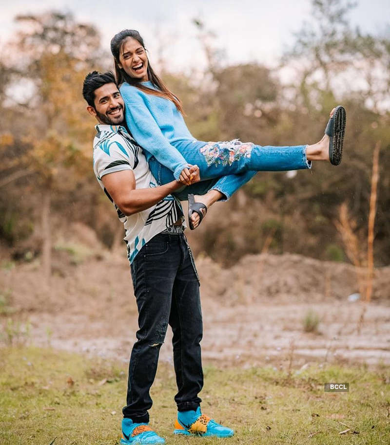 Romantic pictures of Divya Agarwal and Varun Sood go viral on social