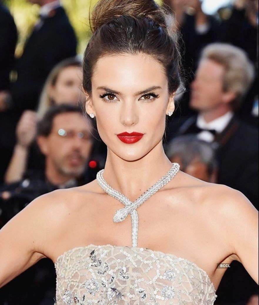 Alessandra Ambrósio ups the glam quotient with her bewitching photos