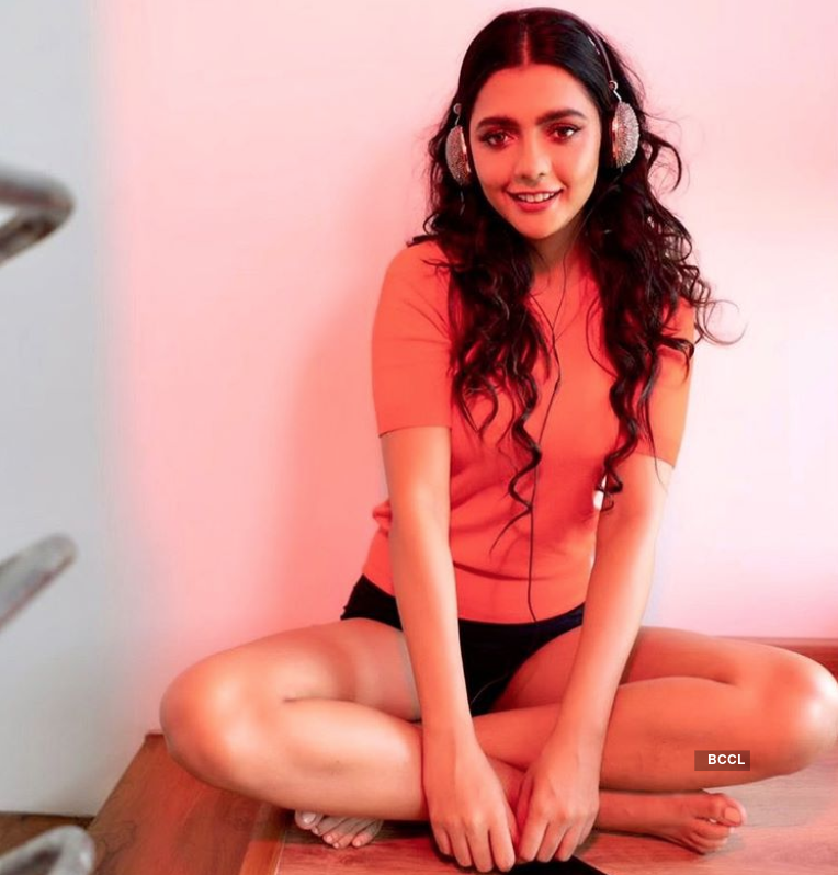 These captivating photoshoots of Ruhi Singh you surely can’t give a miss!