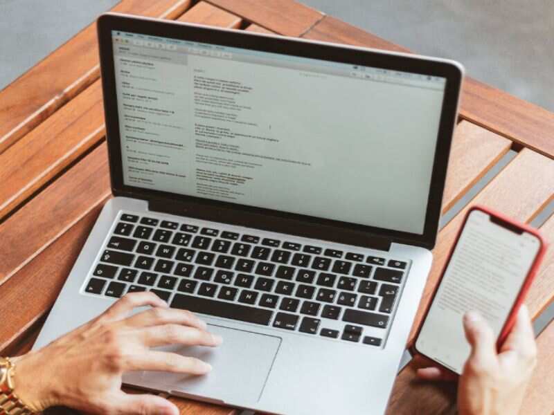 The fraudsters demands money i n Bitcoin or threaten to reveal these personal photos