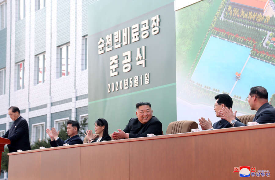 These are the pictures of Kim Jong Un's first public appearance after rumours he was dead 