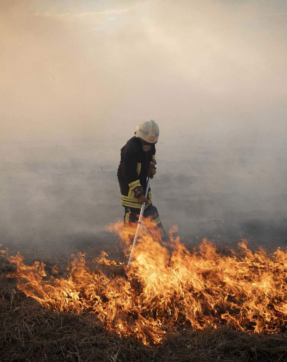 These shocking pictures of brave firefighters risking their lives will send a chill down your spine