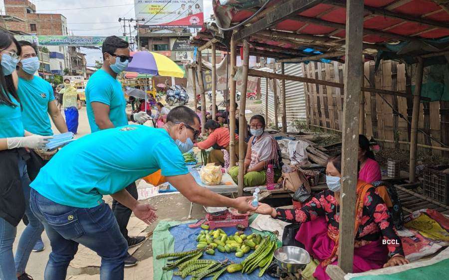 Indian beauty queen's initiative to distribute masks amidst pandemic