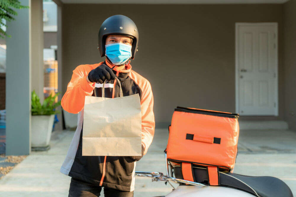 Lockdown effect: 5-star hotels are now offering home deliveries and takeaway services Lockdown effect: 5-star hotels are now offering home deliveries and takeaway services