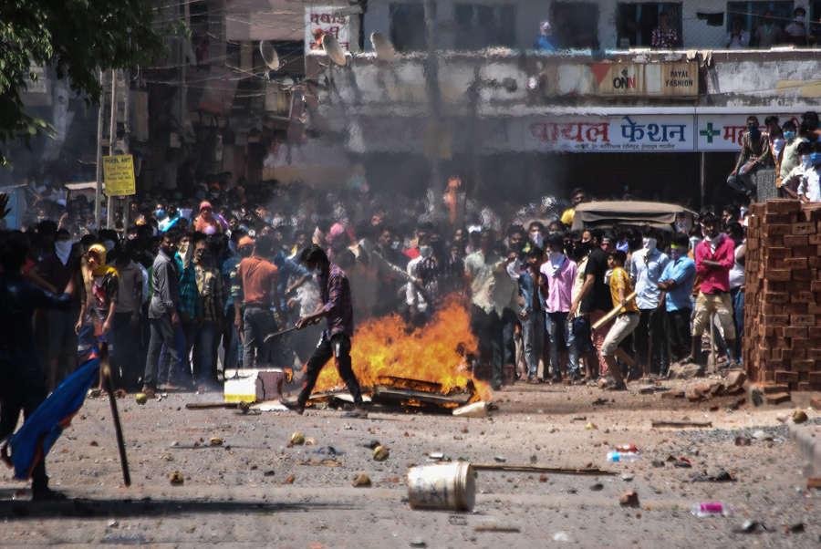 Lockdown: Migrant workers clash with police in Gujarat