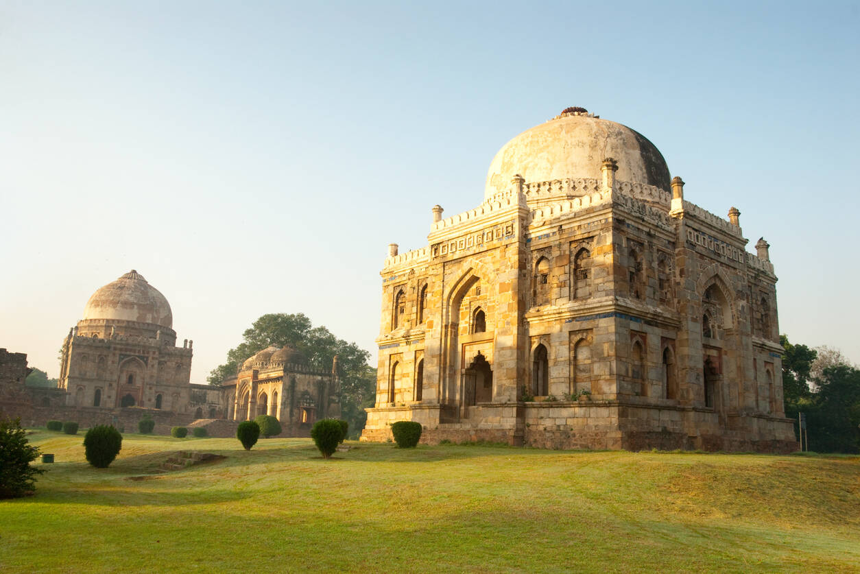 India through the eyes of foreign novelists India through the eyes of foreign novelists