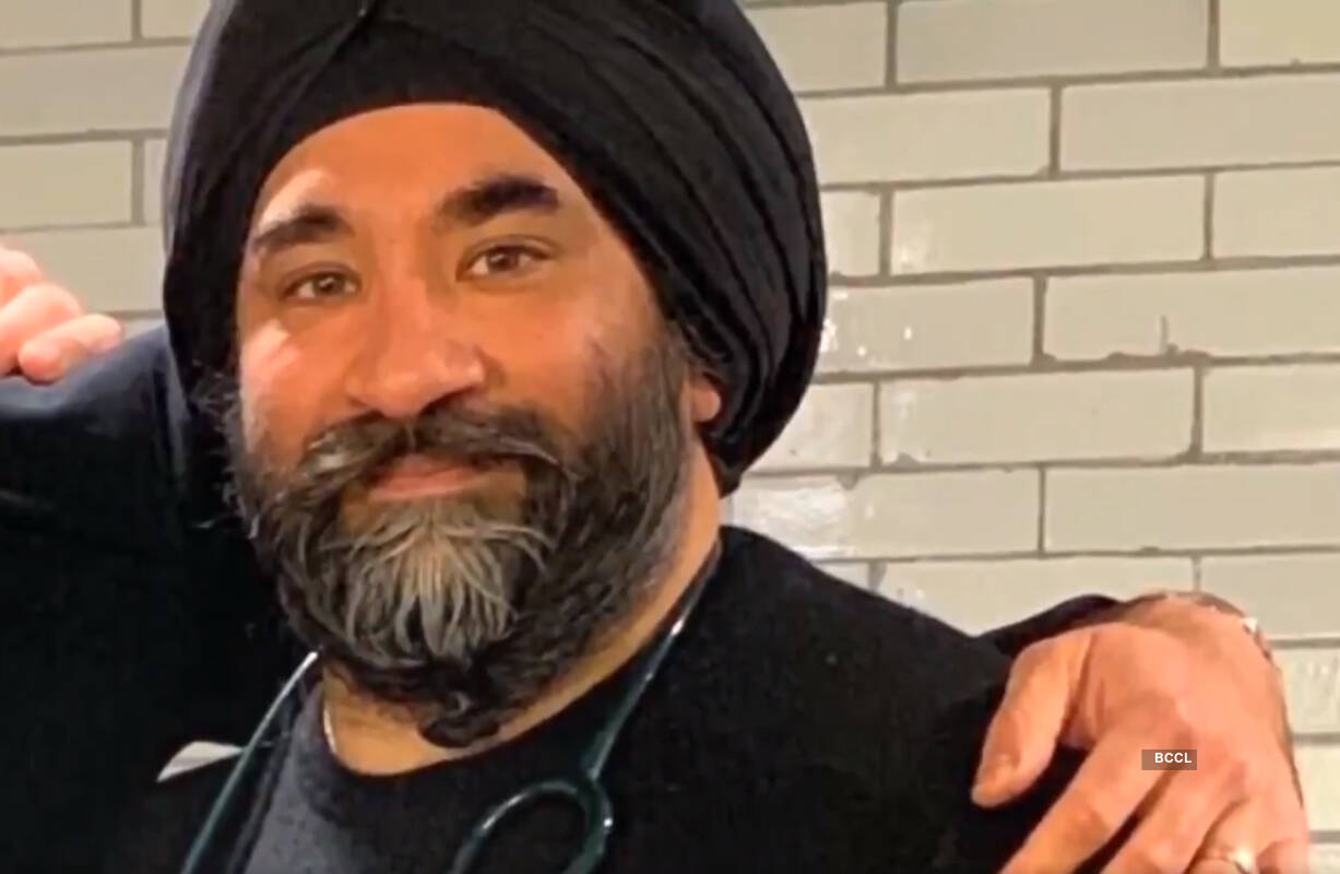 Sikh doctors take a moving decision as they shaved their beard to treat Covid-19 patients better