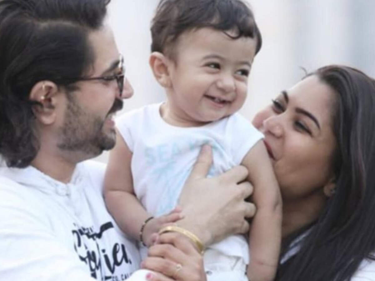 Namrata Sambherao and hubby Yogesh celebrate their 7th wedding