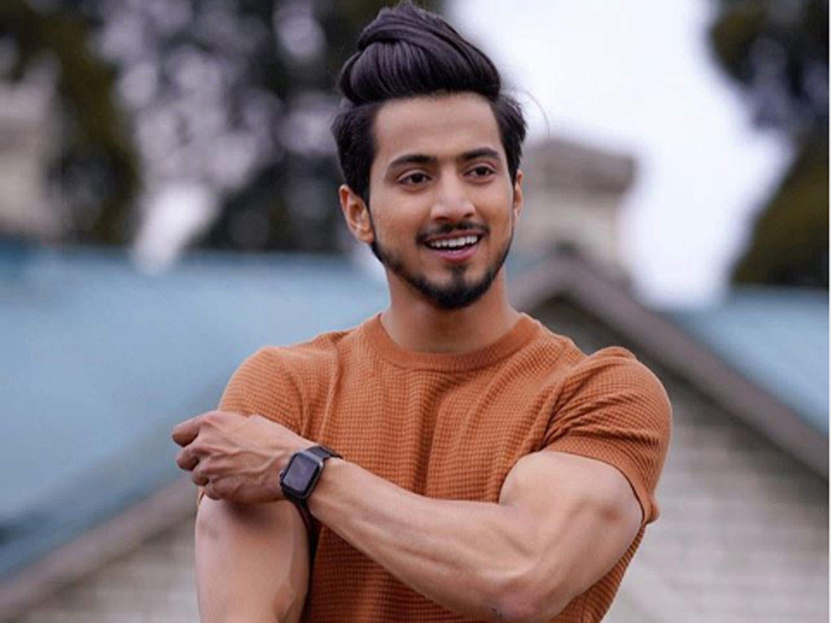 Social media star Faisal Shaikh aka Mr. Faisu reacts to allegations of making threatening calls; says 'People are trying to malign my image' | The Times of India