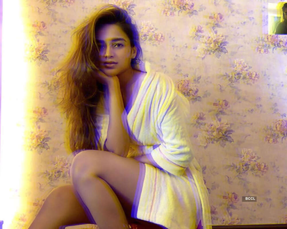 Nidhhi Agerwal pictures