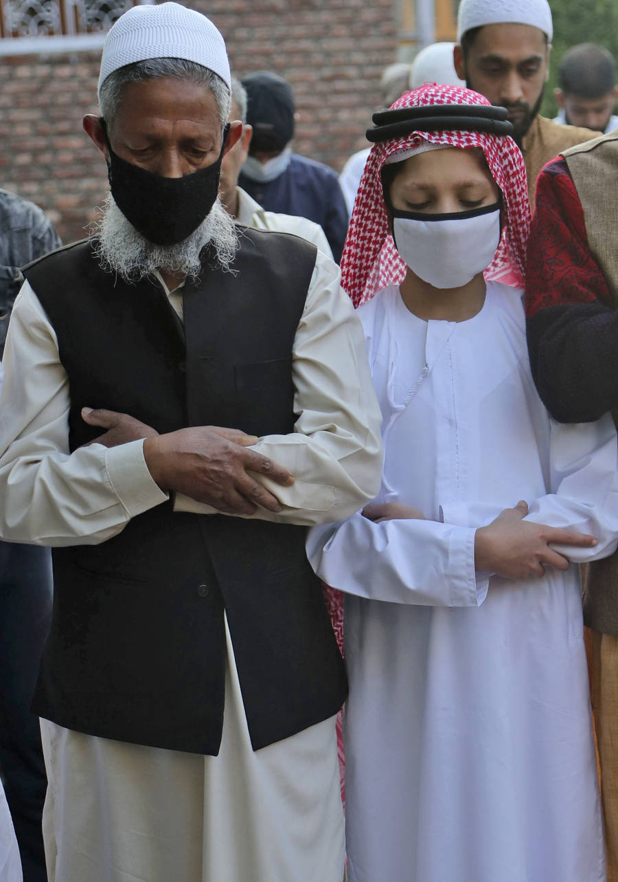 These pictures show how the coronavirus pandemic stifled Eid-ul-Fitr celebrations