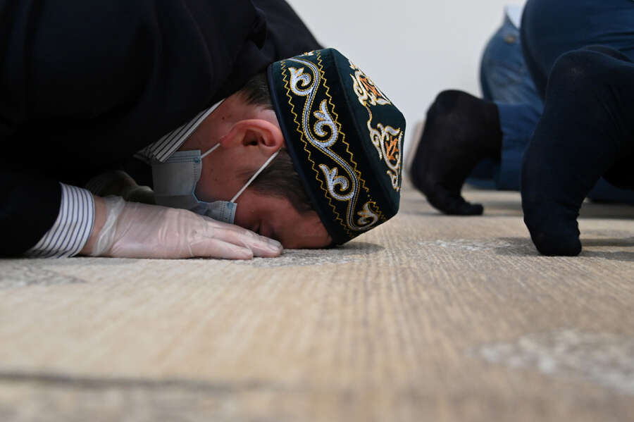 These pictures show how the coronavirus pandemic stifled Eid-ul-Fitr celebrations