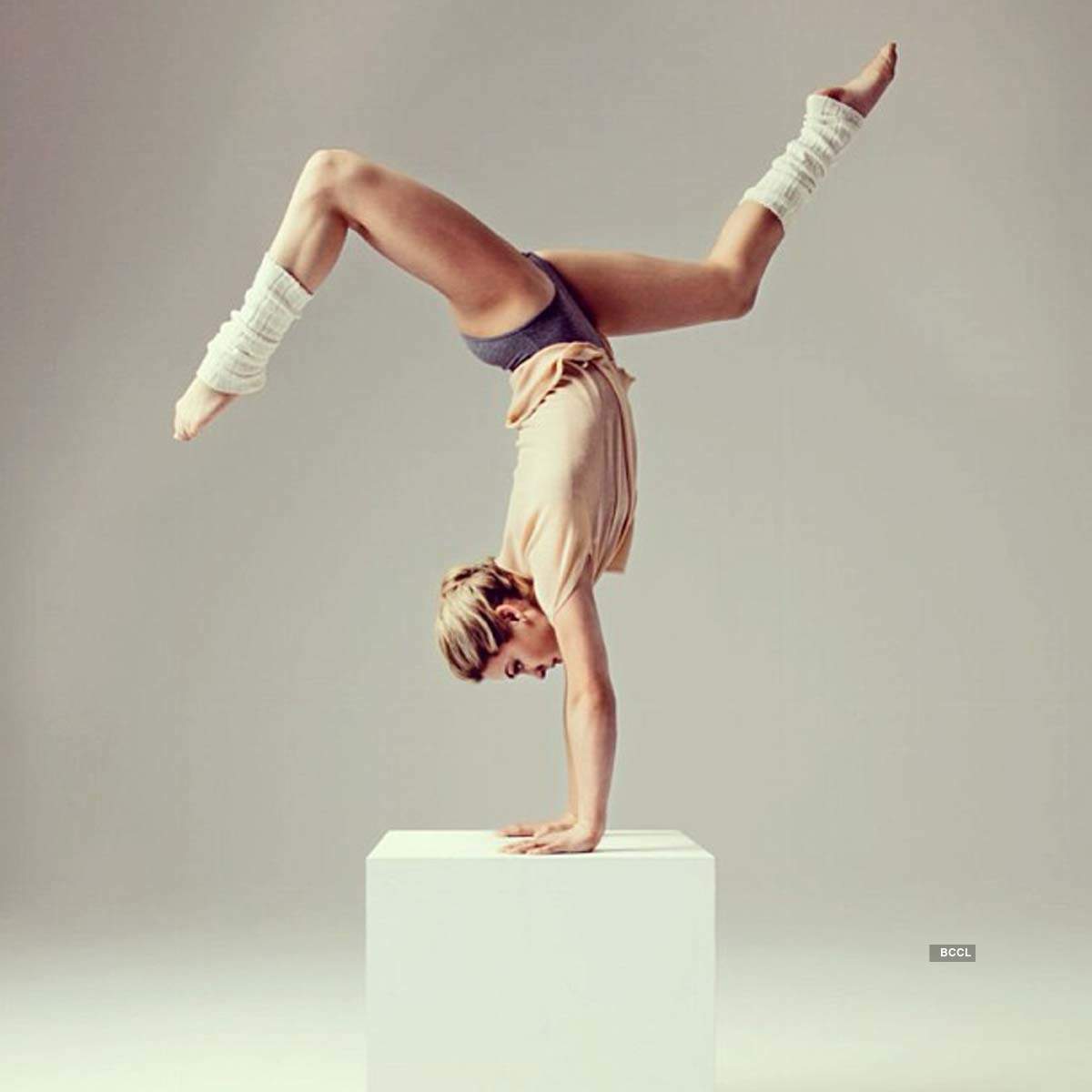 These pictures of super flexible gymnast Giulia Steingruber prove she is a human rubberband