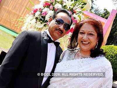 Dr. Akhilesh & Bela's 25th wedding anniv.