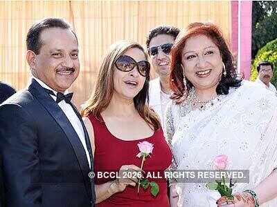 Dr. Akhilesh & Bela's 25th wedding anniv.