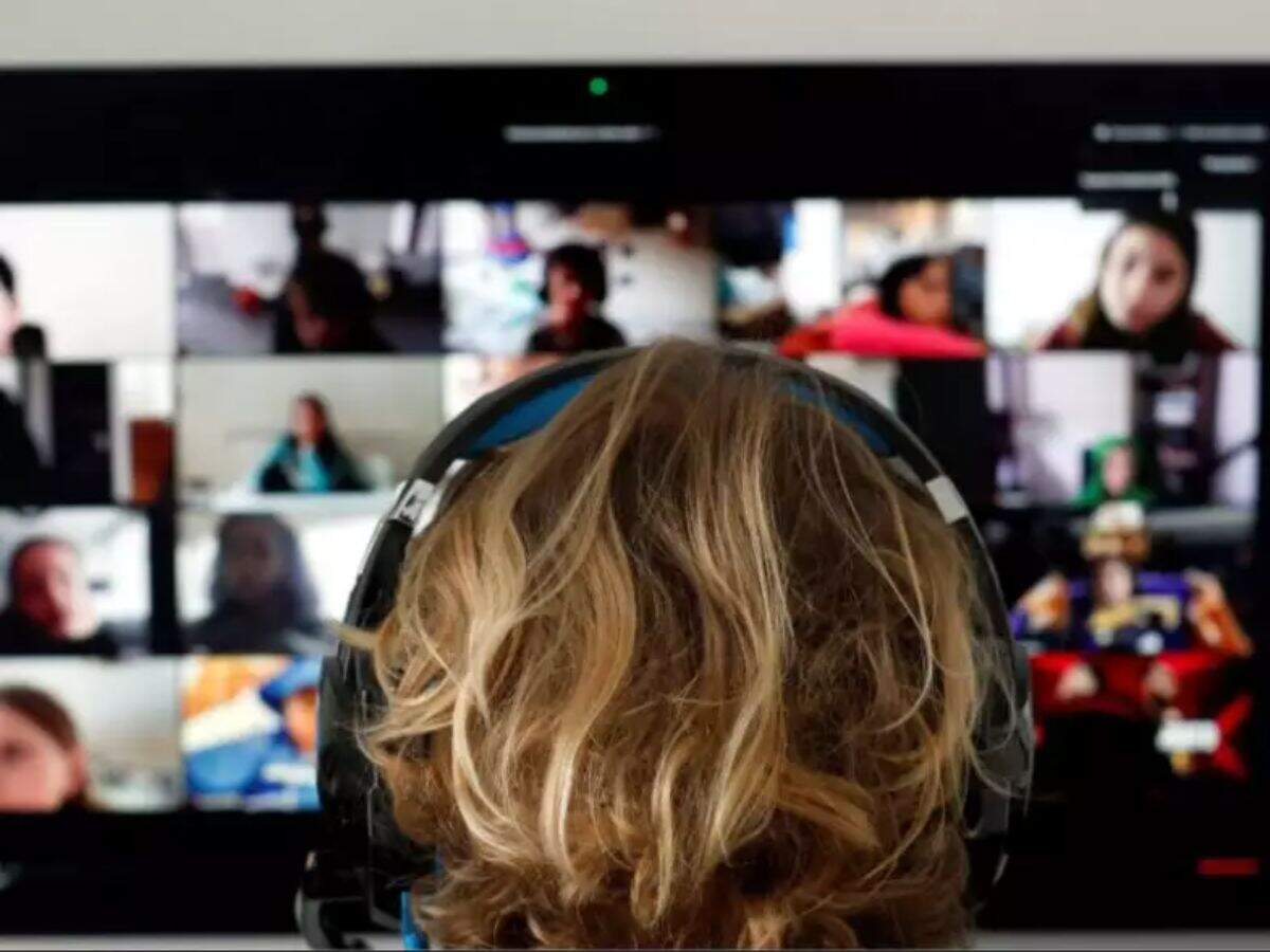 The 'Report a user' function is on by default but can be turned off at the account, group, and user level on Zoom’s official website