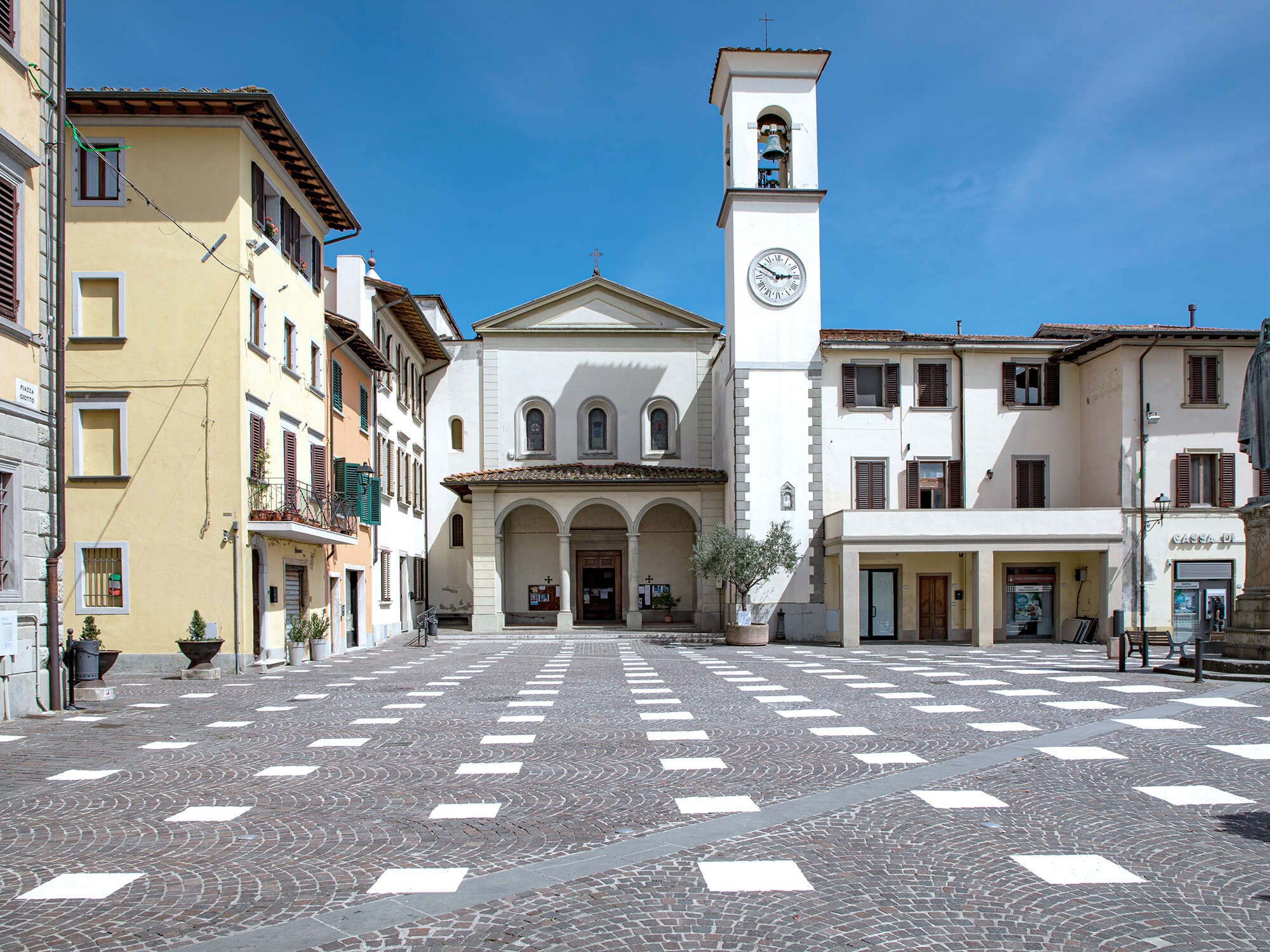 An Italian town’s all-new way of social distancing An Italian town’s all-new way of social distancing