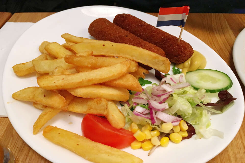 Robots are serving customers at this restaurant in Netherlands Robots are serving customers at this restaurant in Netherlands