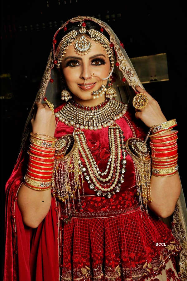 Ishqbaaaz actress Shrenu Parikh's bridal look goes viral on social media