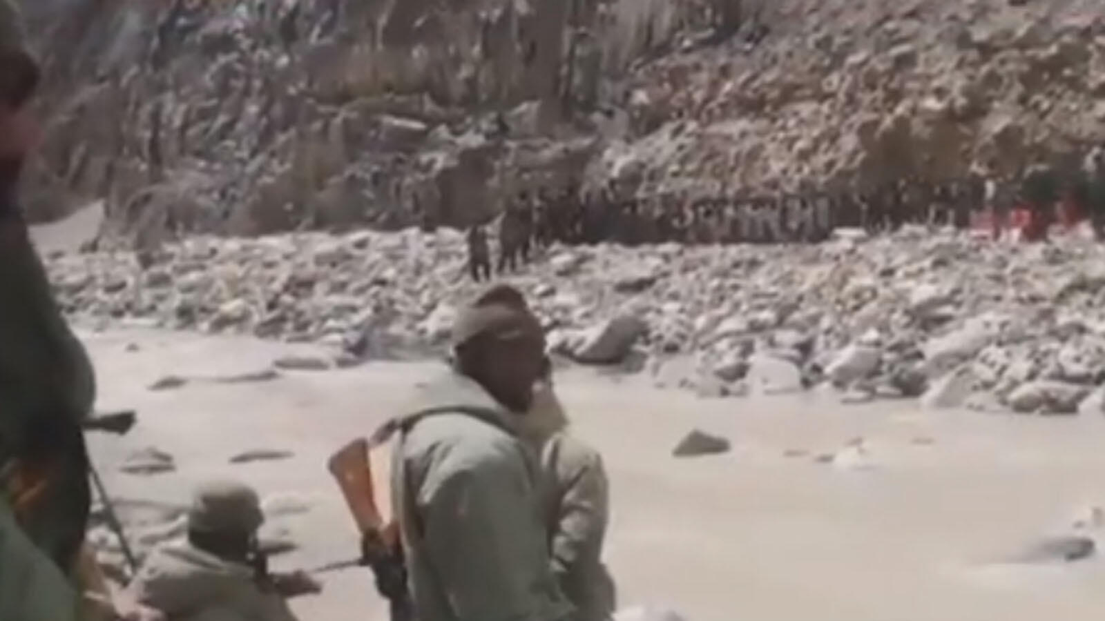China pacifies India, says 'committed to resolve border row'