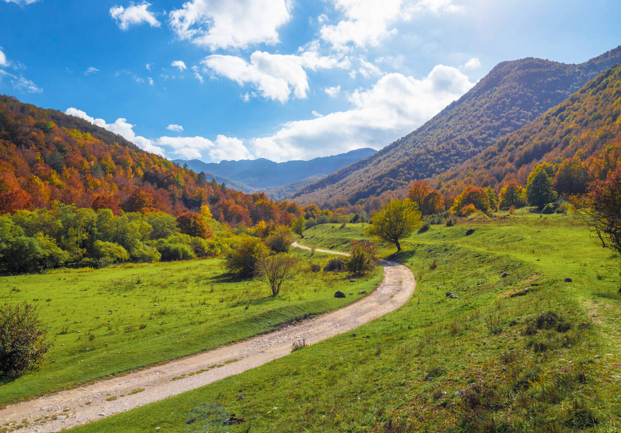 Italy to develop a hiking trail to connect all of its national parks Italy to develop a hiking trail to connect all of its national parks