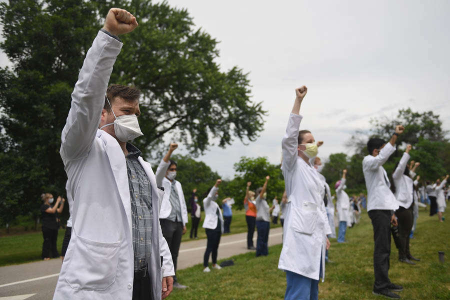 America: Healthcare workers protest against racism