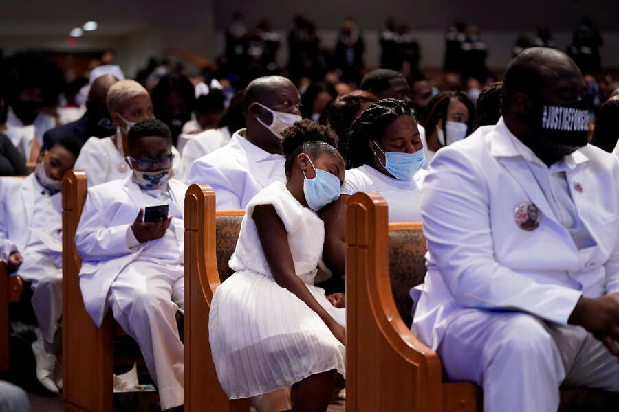 Funeral: Thousands of mourners pay last respects to George Floyd