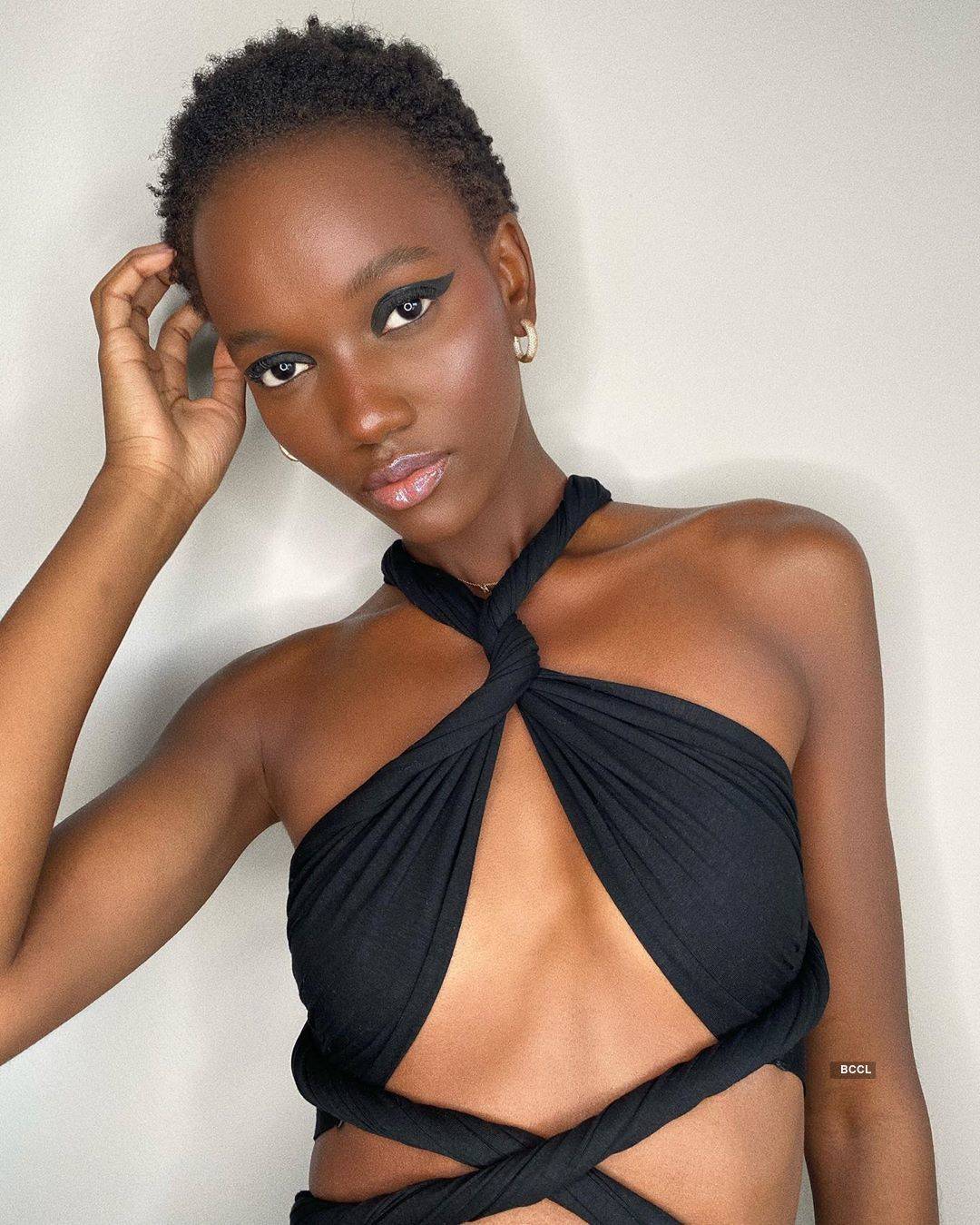 Herieth Paul sets the temperature high with her gorgeous photos