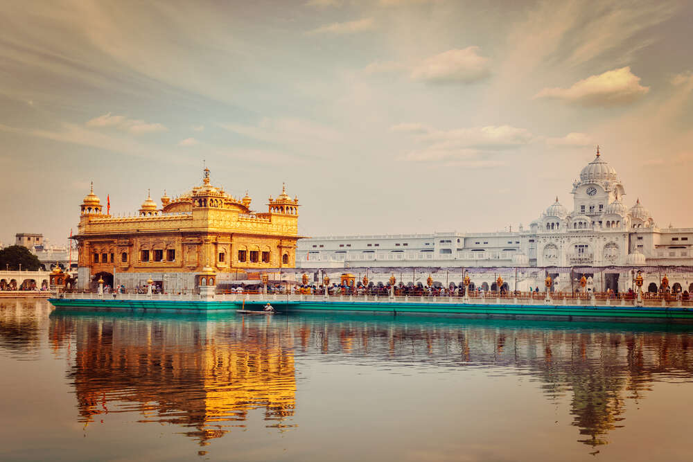 Golden Temple and other religious places allowed to serve prasad, langar services resume Golden Temple and other religious places allowed to serve prasad, langar services resume