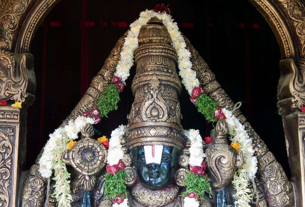 Tirupati Balaji Temple reopens its doors for devotees from today; bars entry for visitors from containment zones Tirupati Balaji Temple reopens its doors for devotees from today; bars entry for visitors from containment zones