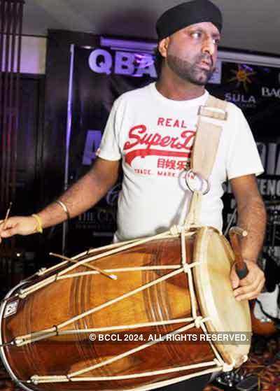 Apache Indian performs