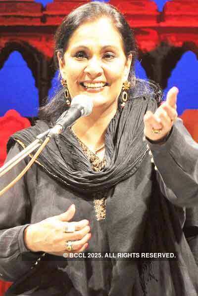 Tina & Jagjit perform