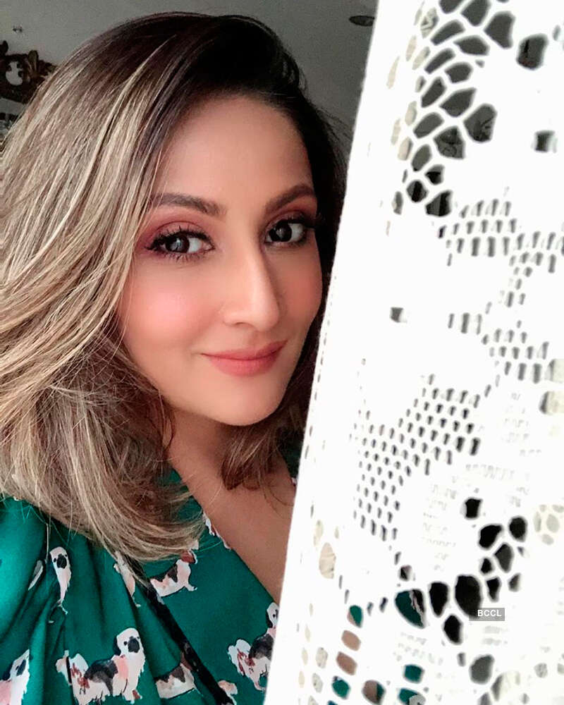 Kasautii Zindagii Kay 명성 Urvashi Dholakia는 전혀 노화되지 않는 것 같습니다.