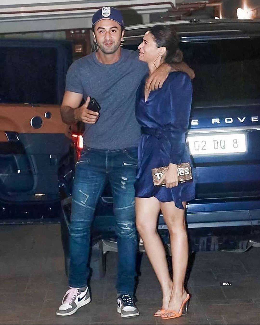 This throwback picture of Alia Bhatt & Ranbir Kapoor from Kareena Kapoor's Christmas party goes viral