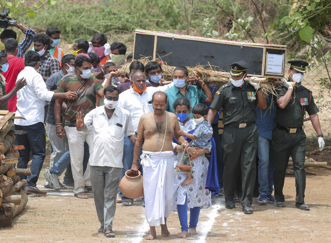 Thousands bid tearful adieu to Galwan Valley martyr Colonel Santosh Babu