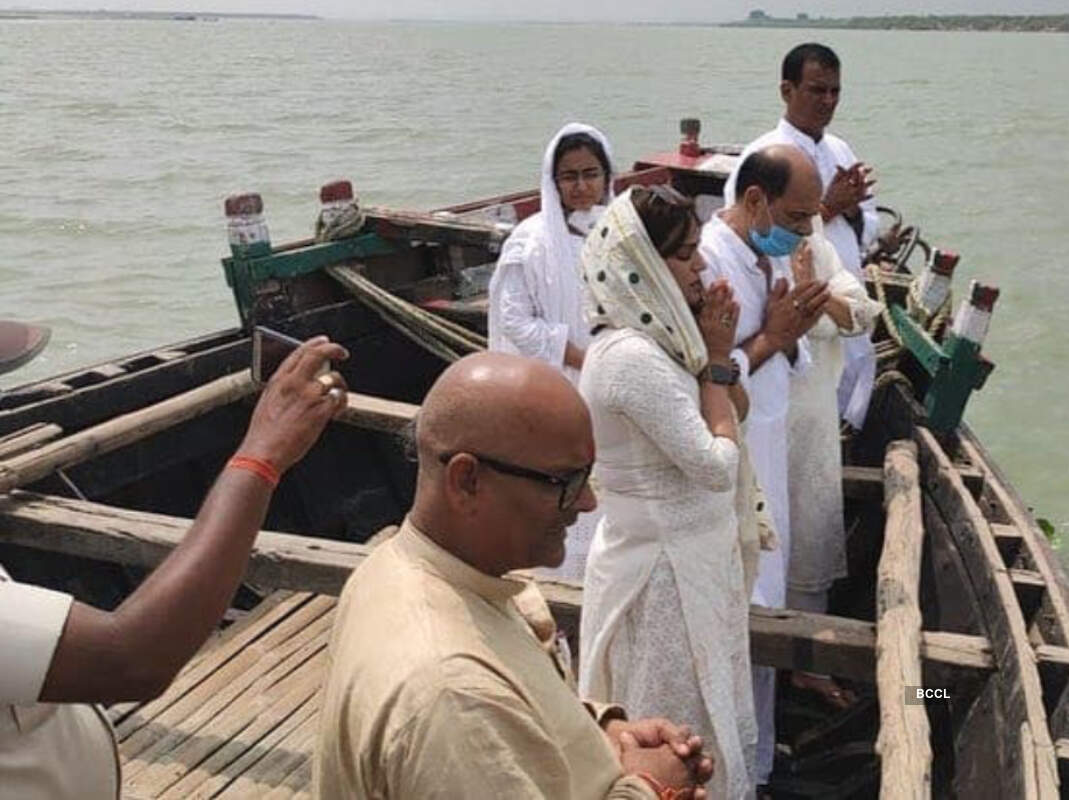 Sushant Singh Rajput&rsquo;s family bids him final goodbye as they immerse his ashes in holy Ganga river