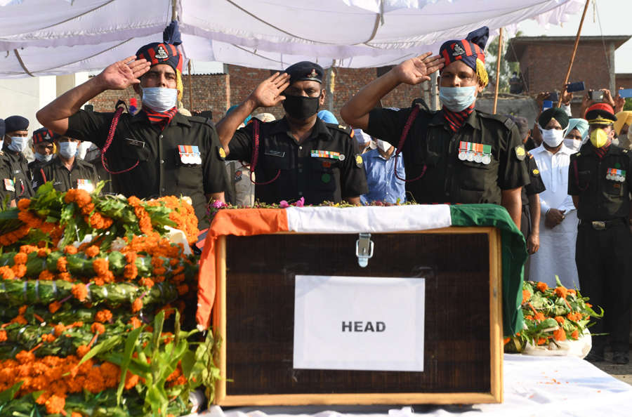 Nation pays tributes to soldiers martyred in Galwan Valley