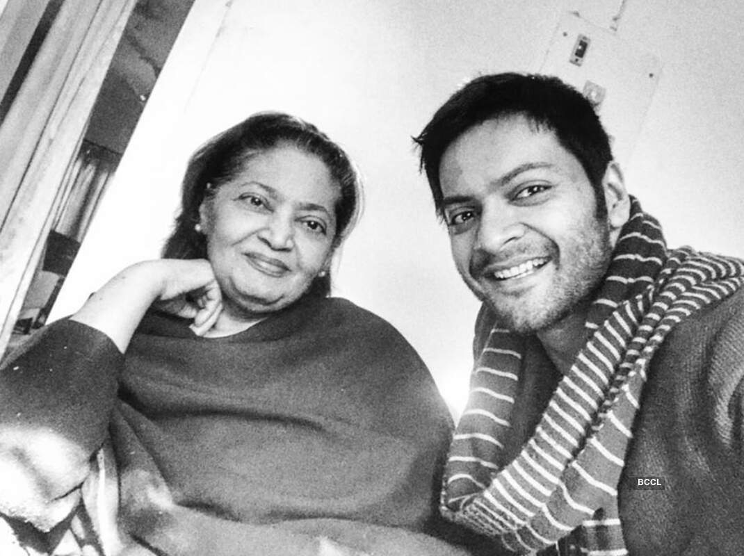 Ali Fazal and girlfriend Richa Chadha pay an emotional tribute to actor's late mommy