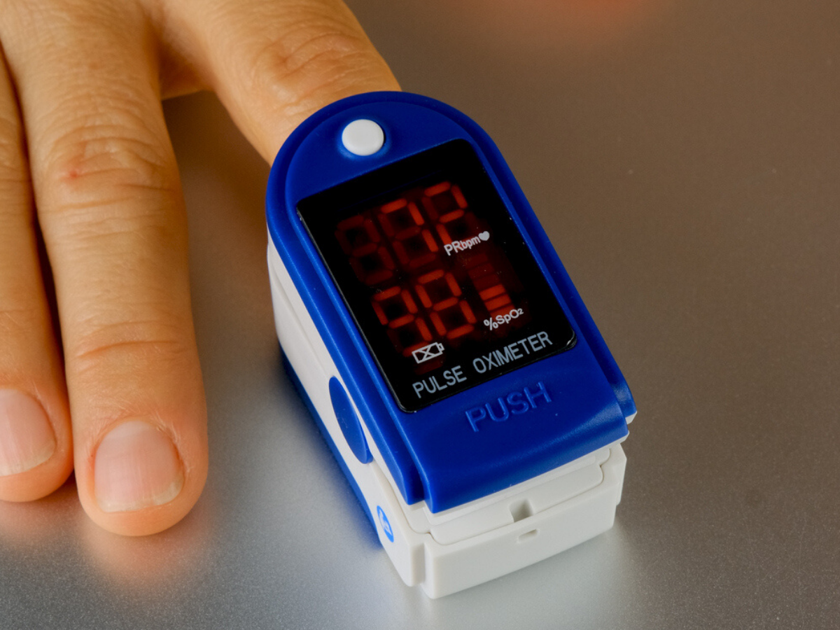 Монитор сатурации. Пульсоксиметр оксиметр Fingertip Pulse Oximeter. Пульсоксиметр Fingertip Pulse Oximeter ab-88. Цифровой Пульсоксиметр Fingertip Pulse Oximeter sp02. Пульсоксиметр 90 60.