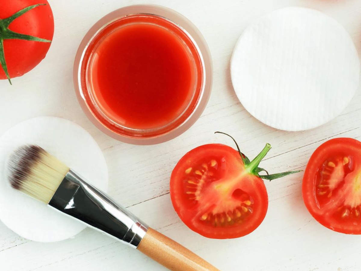 Put these amazing tomato DIY hacks to use if you wish to achieve a glowing  skin | The Times of India