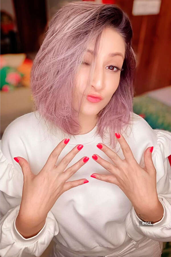 Kasautii Zindagii Kay 명성 Urvashi Dholakia는 전혀 노화되지 않는 것 같습니다.