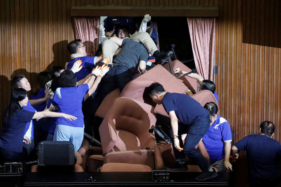 Lawmakers exchange blows in Taiwan parliament
