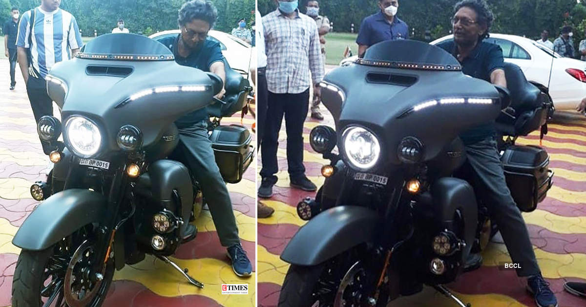 Pictures of Chief Justice of India Sharad Arvind Bobde on Harley Davidson superbike go viral...